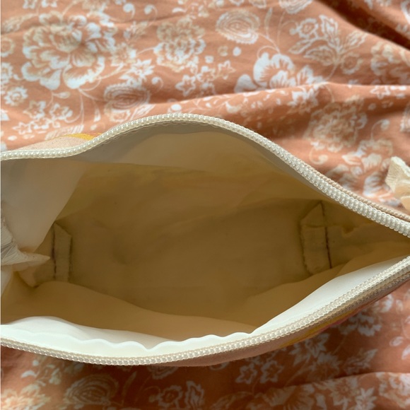 Soha Living-Surfer Girls Pouch - Picture 4 of 4